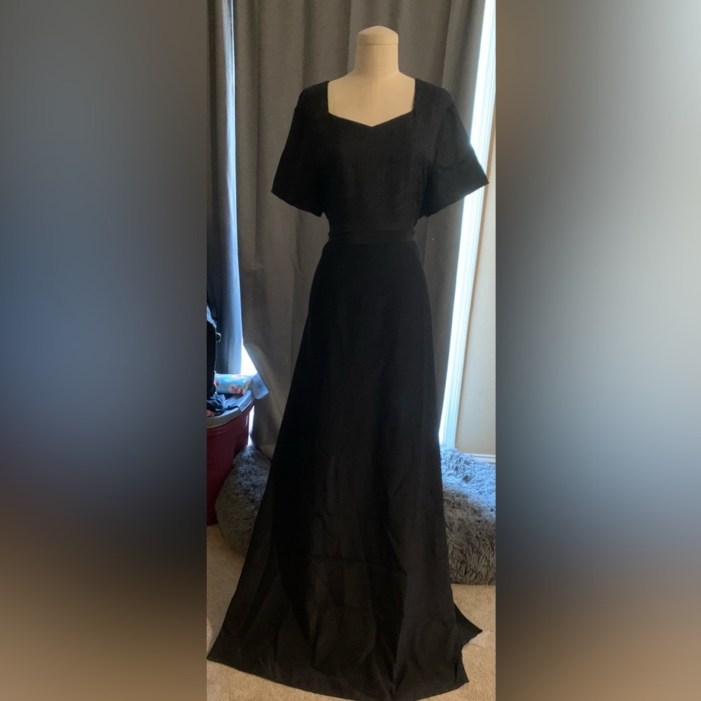 Elegant Black Evening Gown